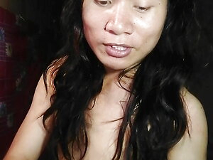 Kahit nag iisa lang ako sa loob kaya ko parin mag pasarap sa sarili gamit ang isang dildo na ipasok sa asshole