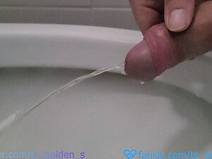 Big morning piss in toilet
