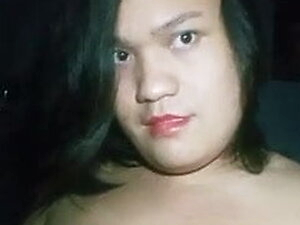 Crossdresser Feeling my self with the lipstick on
