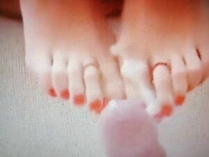 Macsrena, cum on my toes