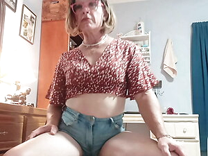 Tranny masterbating 2