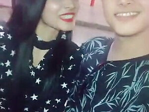 Girlfriend ke Sath mazee