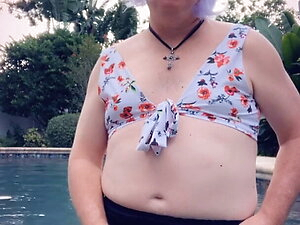 Jerking in the pool Pantyluvn sissy
