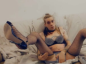 Cute Carmen Fingering Herself
