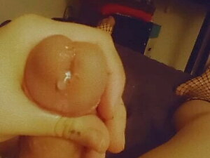 Hot Ts plays with wet clit